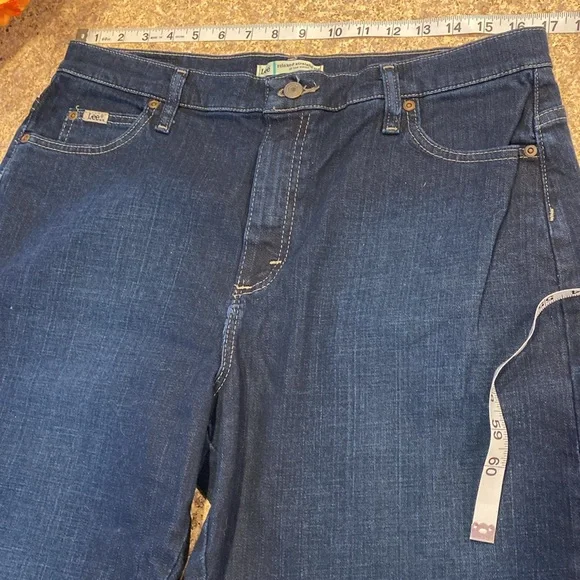 Lee Relaxed Straight Leg At The Waist 14 Medium Blue Jeans (Altered/Hemmed) - Picture 3 of 16